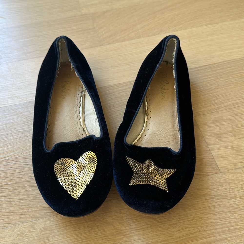 Mini Boden navy velvet moccasins with glitter shapes  girls size Euro 34